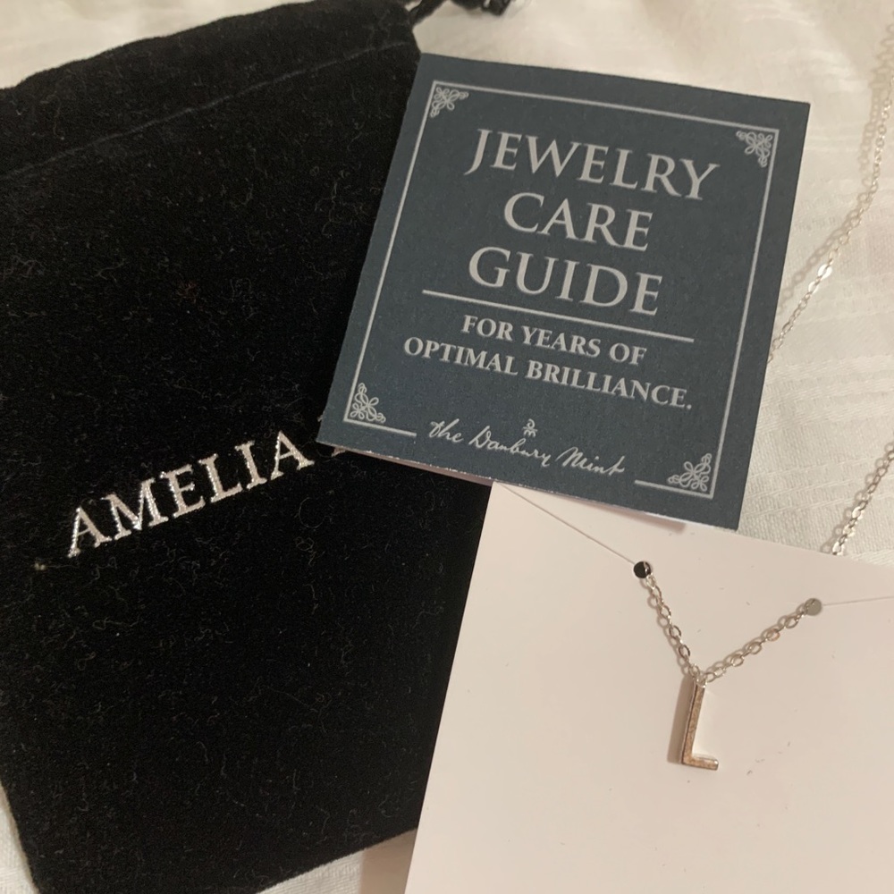 Amelia Rose initial necklace”L”